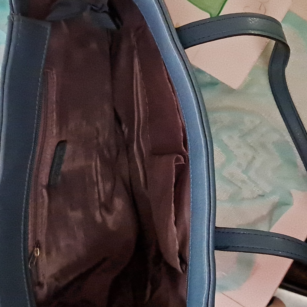 Purse - Picture 2 of 4